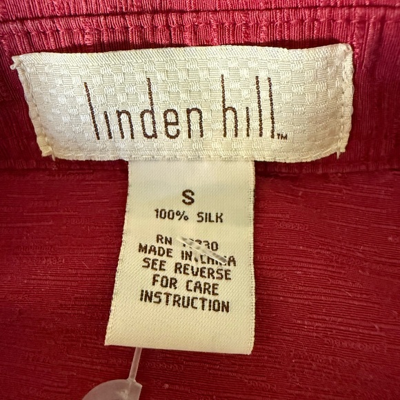 Linden Hill Button Up Silk Long Sleeve Collared Pockets shirt, Red, Size Small. - Picture 3 of 3